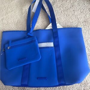 NWT Athleta Tote Bag with Pouch